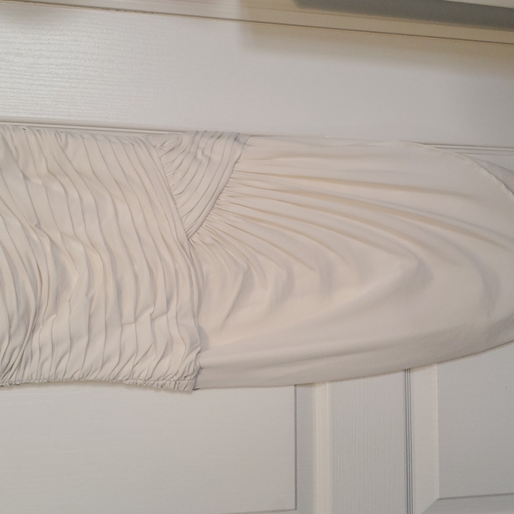 BCBGMaxAzria One-Shoulder Cream Ruched Dress - Picture 4 of 9